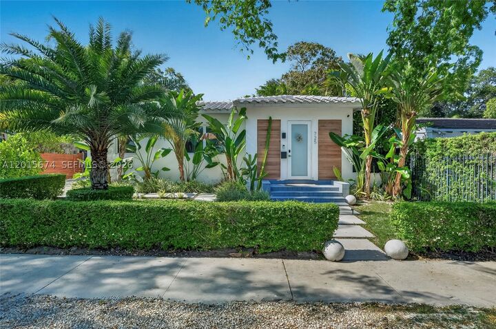 Property Photo: 725 NE 81st St FL 33138