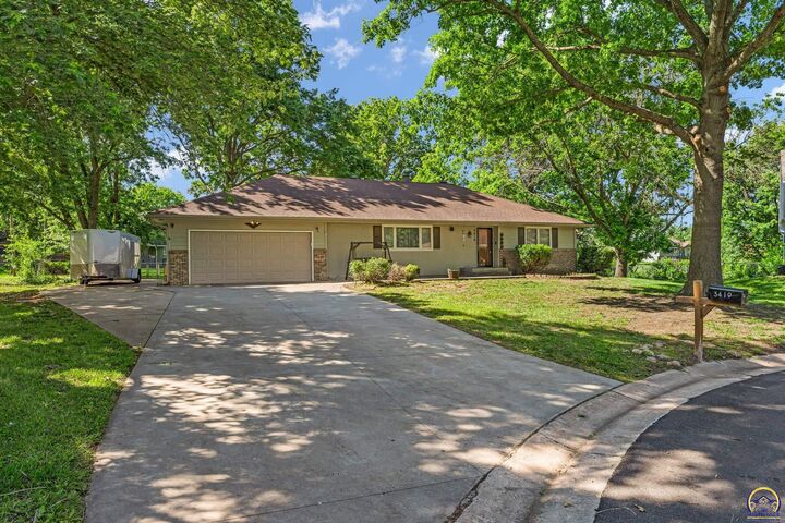 Property Photo:  3419 SE Arbor Ct  KS 66605 