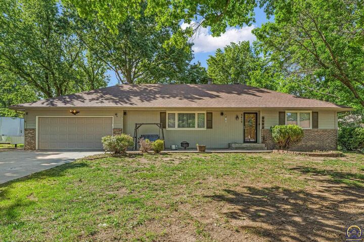 Property Photo:  3419 SE Arbor Ct  KS 66605 