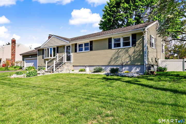 Property Photo:  20 Post Oak Road  CT 06614 