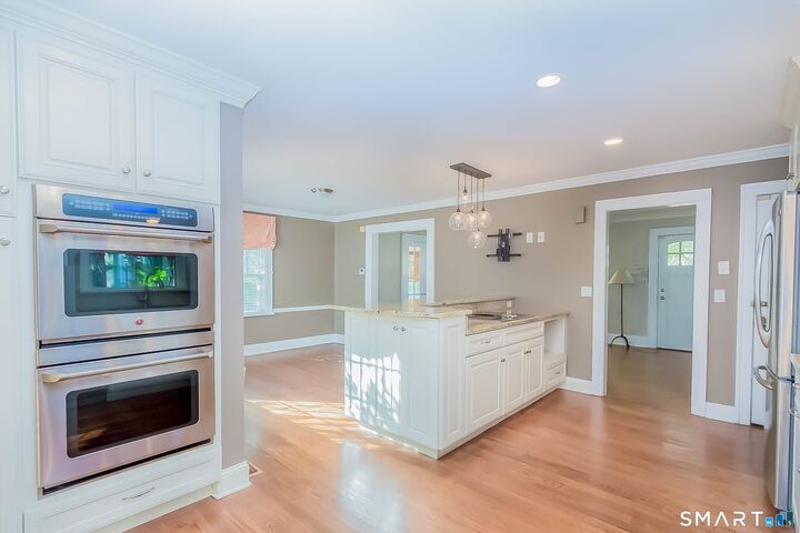 Property Photo:  798 Mill Plain Road  CT 06824 