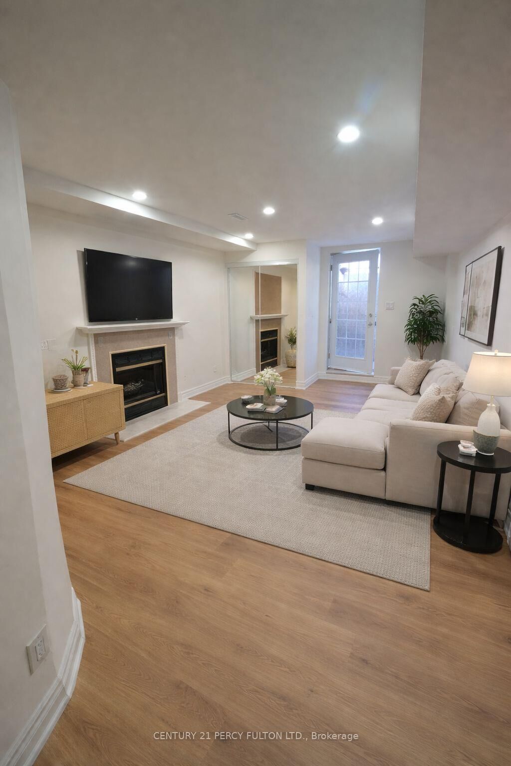 Property Photo:  22 Deverell Street Bsmt  ON L1R 1W4 