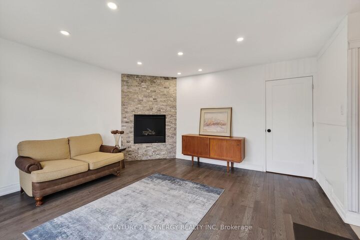 Property Photo: 2358 Joliffe Street ON K1G 1H2