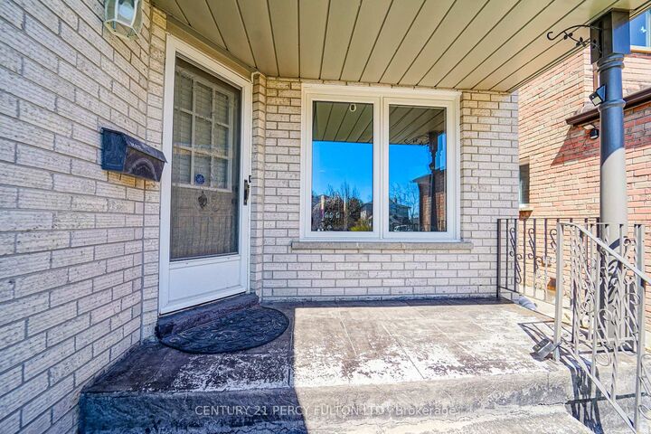 Property Photo:  1525 Sturgeon Court  ON L1V 5P6 