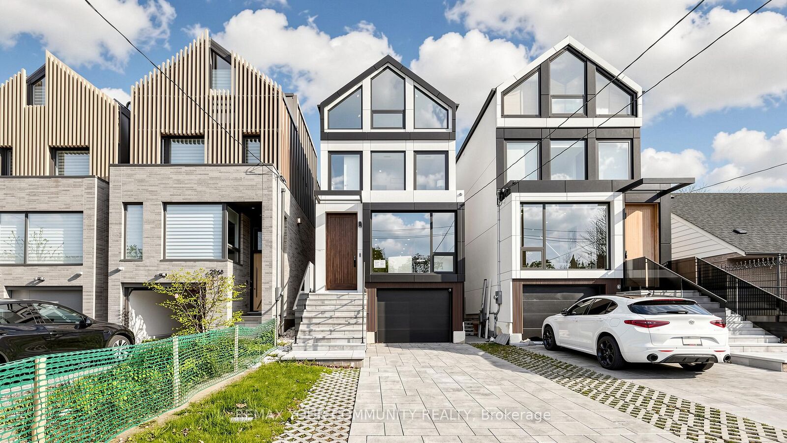Property Photo: 2970A Bayview Avenue ON M2N 5K7