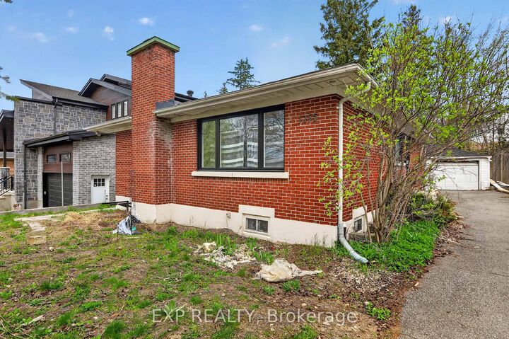 1255 Evans Boulevard N — photo 1