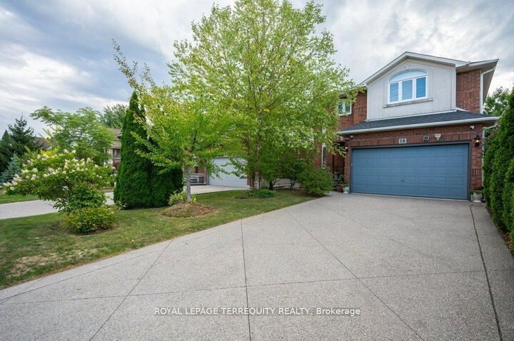 15 Armour Crescent — photo 1