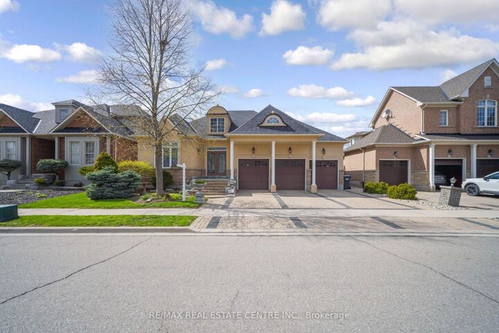Property Photo: 10 Eiffel Boulevard ON L6P 1V9