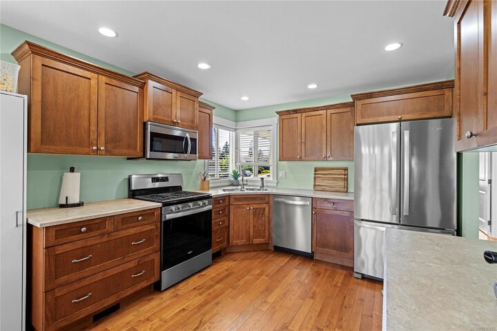 Property Photo:  1743 Flagstone Rd  BC V9X 1Y1 