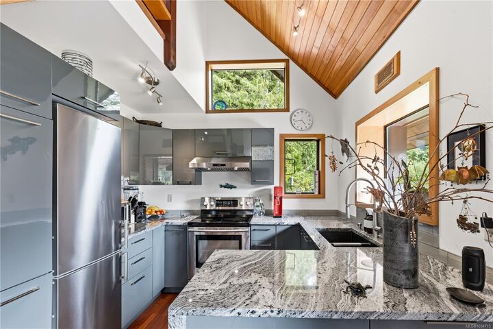 Property Photo: 1420 Smithdale Rd BC V0R 3A0