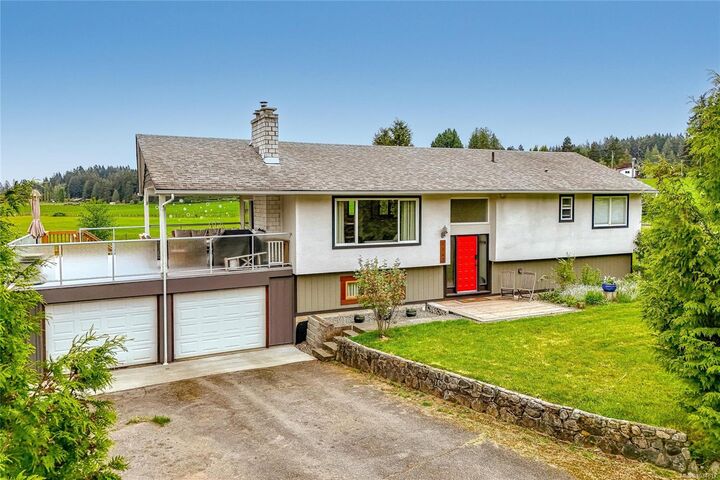 Property Photo:  1160 Fisher Rd  BC V8H 0G2 