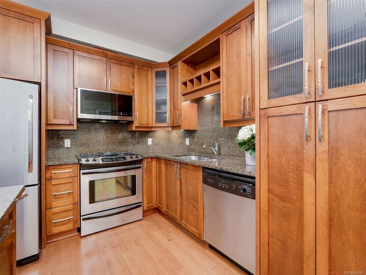 Property Photo:  1217 McKenzie St 2  BC V8V 2W6 
