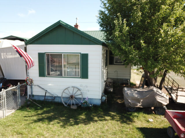 Property Photo: 140 E Carson Ave S UT 84520