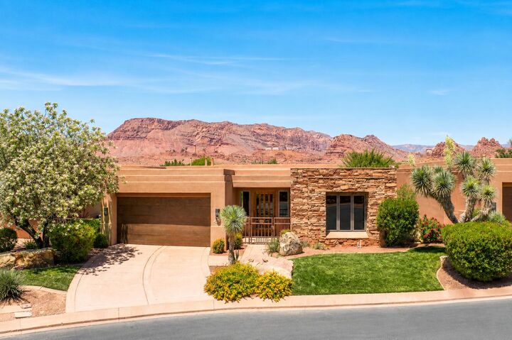 Property Photo:  2410 W Entrada Trail 25  UT 84770 