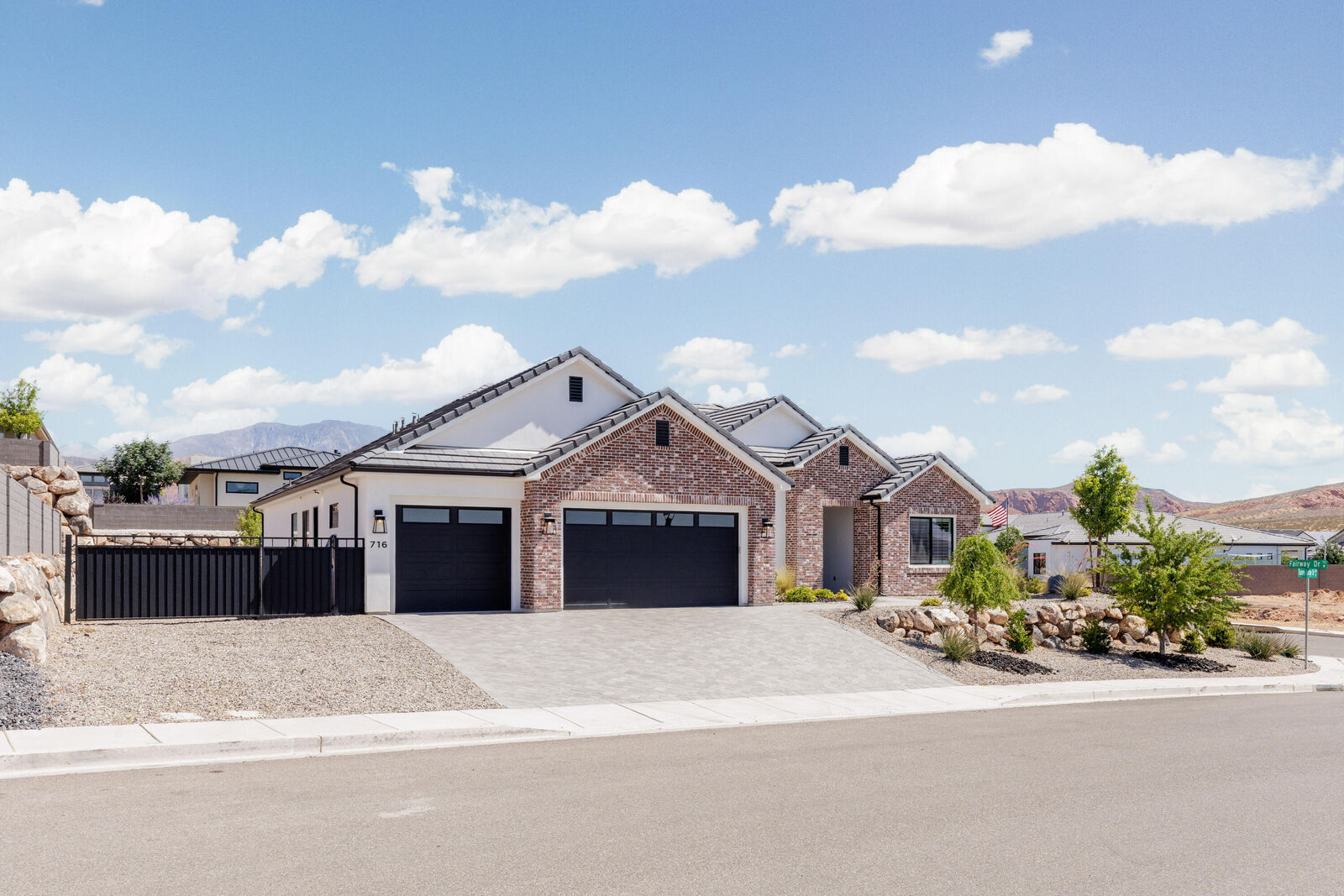 Property Photo:  716 W Sunny Ledge Dr  UT 84780 