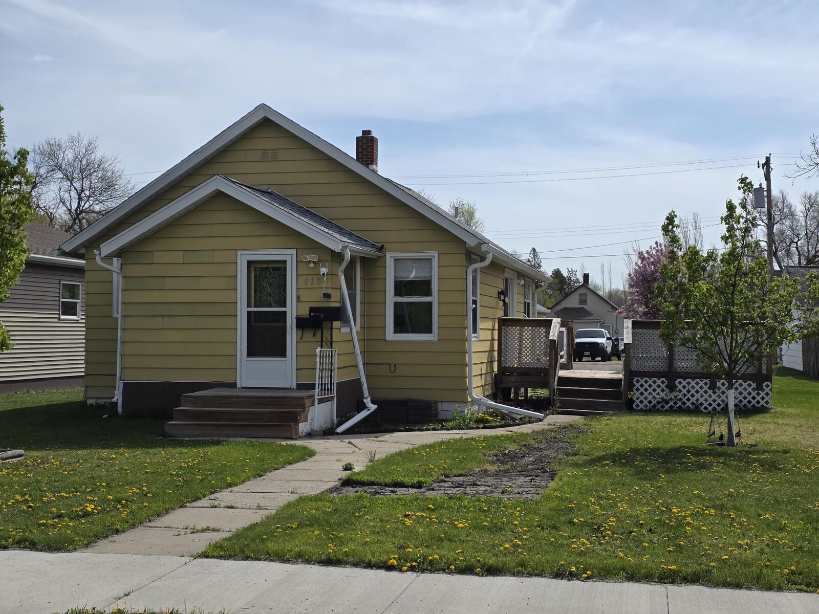Property Photo:  418 N Lloyd Street  SD 57401 