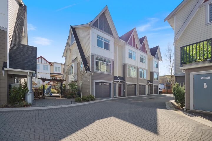 Property Photo:  9728 Alberta Road 17  BC V6Y 0J2 