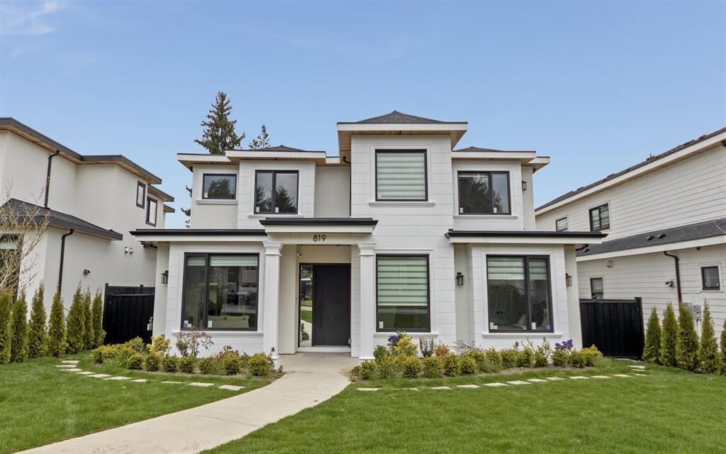 Property Photo:  819 Cornell Avenue  BC V3J 2Z3 