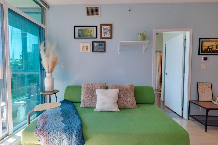 Property Photo:  168 East Esplanade 508  BC V7L 4X8 