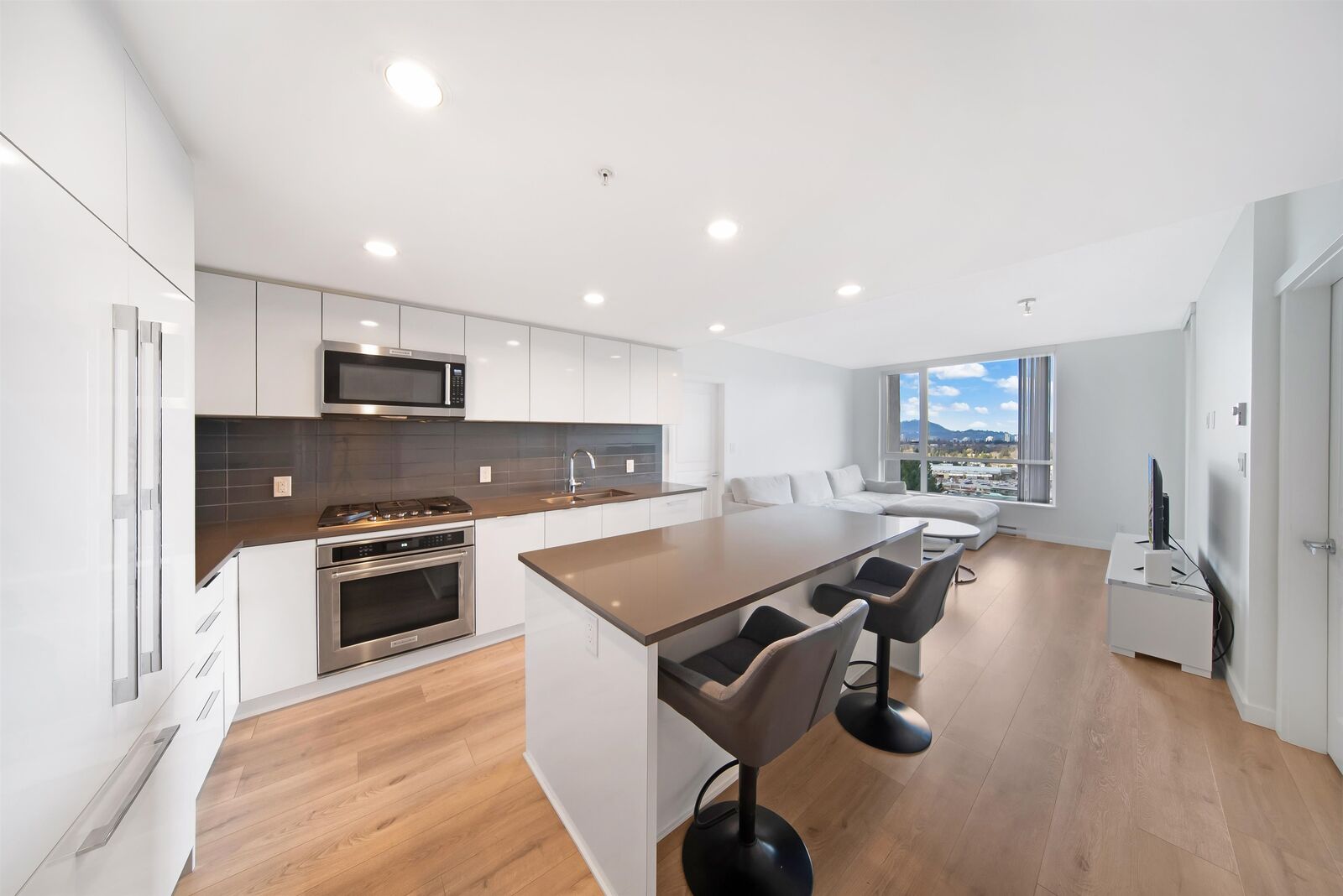 Property Photo:  3096 Windsor Gate 2205  BC V3B 0P4 