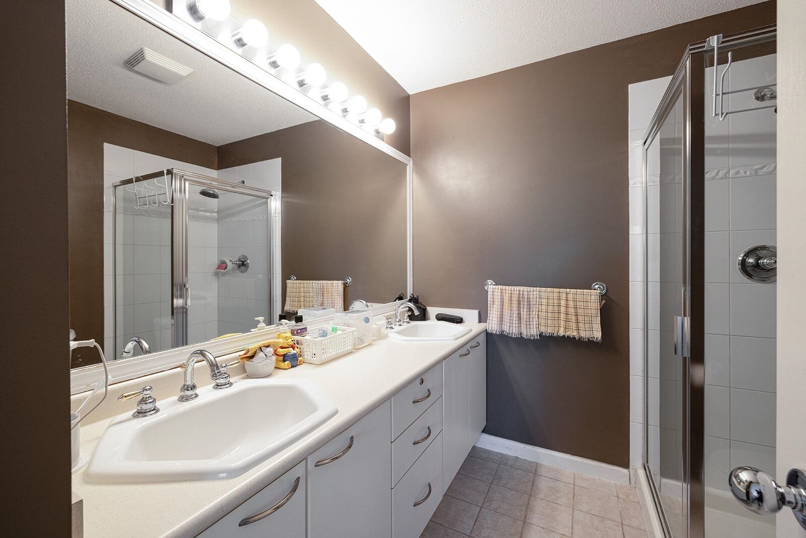 Property Photo:  3711 Robson Court 28  BC V7C 5T8 