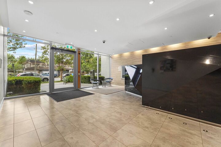 Property Photo: 2221 E 30th Avenue 806 BC V5N 0G6