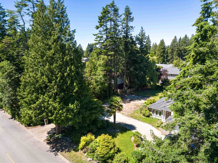 Property Photo:  5125 1st Avenue  BC V4M 1B4 