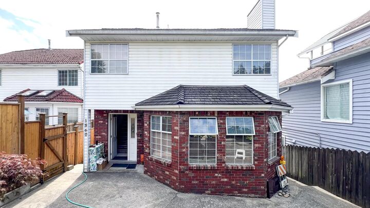 1860 SE Marine Drive — photo 1