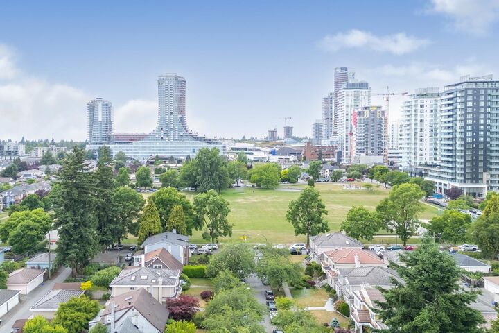 Property Photo: 122 W 43rd Avenue BC V5Y 2T7