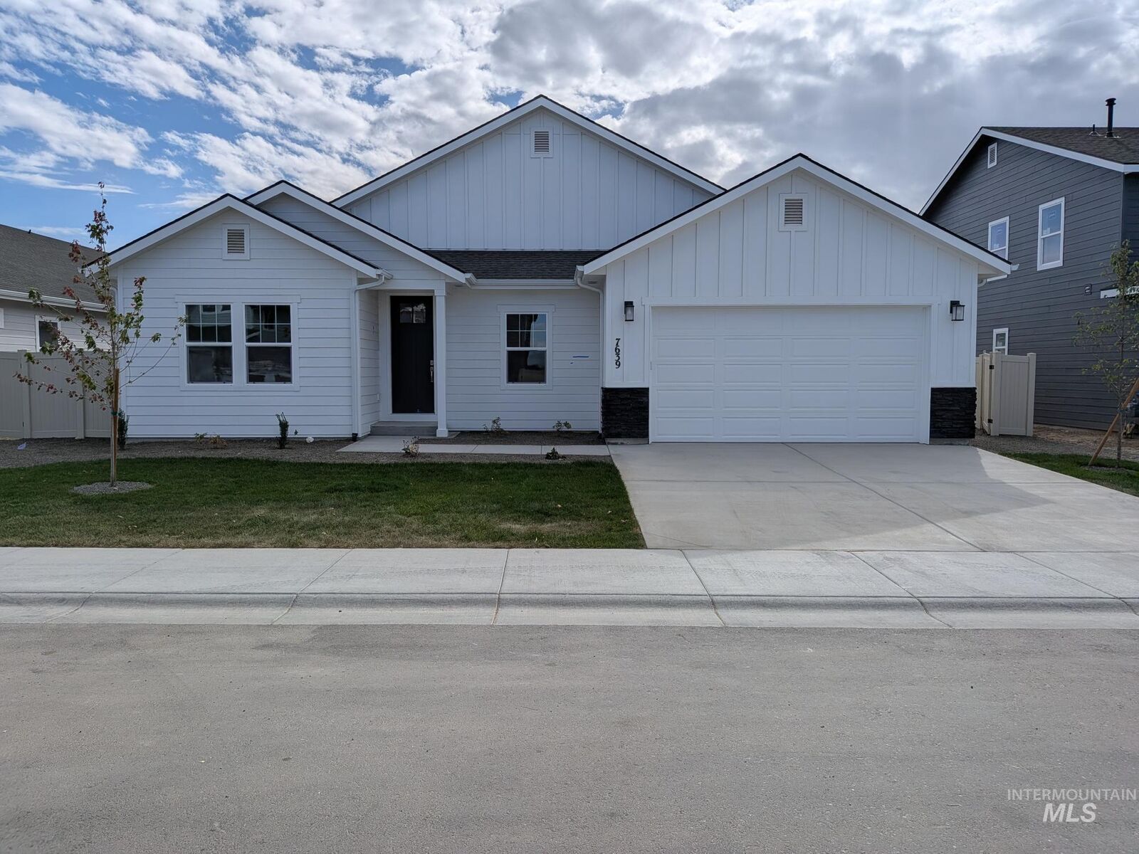 Property Photo: 7639 E Meriwether Dr ID 83687