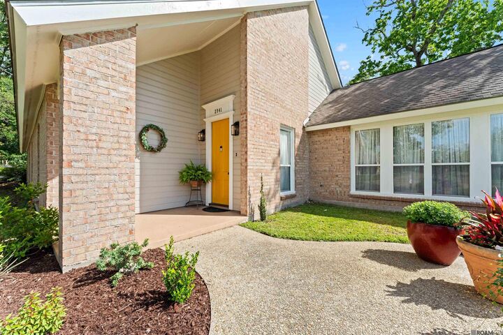 Property Photo: 2941 Lockefield Dr LA 70816