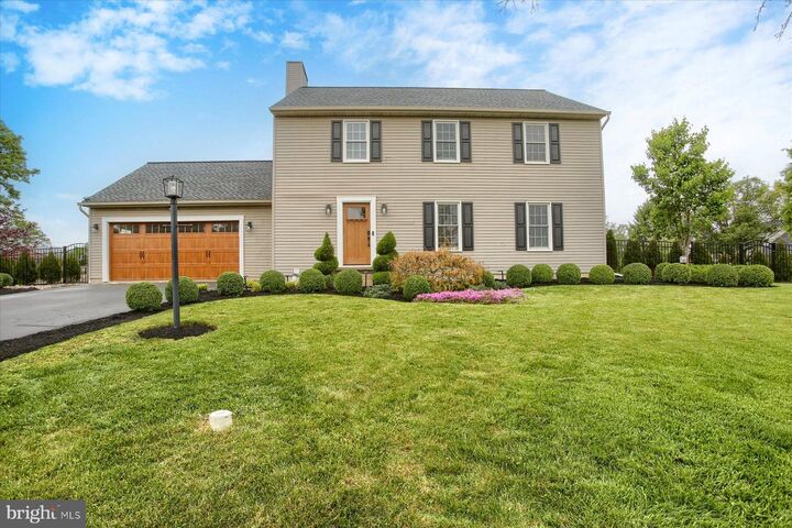Property Photo:  11 Wheatstone Drive  PA 17078 