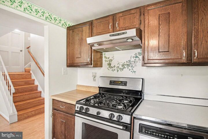 Property Photo:  4401 Kentmore Drive  VA 22193 