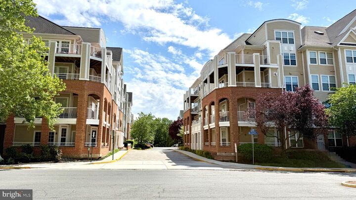 Property Photo:  2700 Bellforest Court 108  VA 22180 