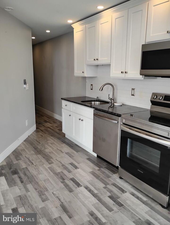 Property Photo: 13 N 4th Ave 4 PA 19468