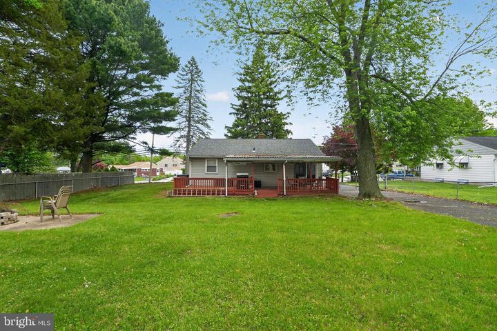 Property Photo:  2112 Bridgewater Road  PA 19014 