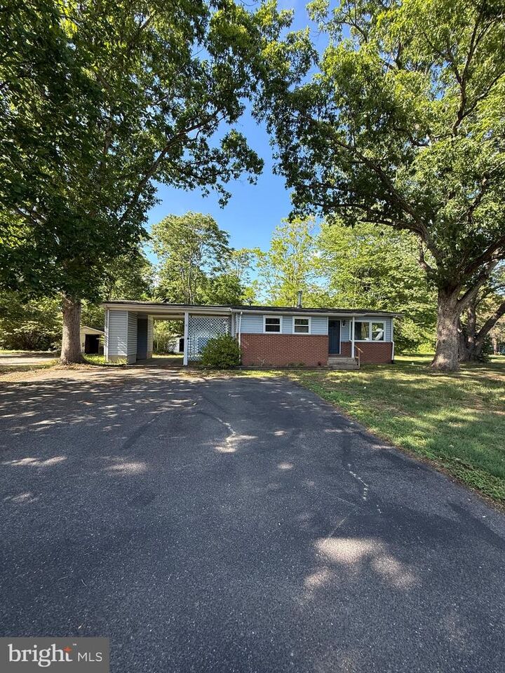 Property Photo:  4337 Mine Road  VA 22408 