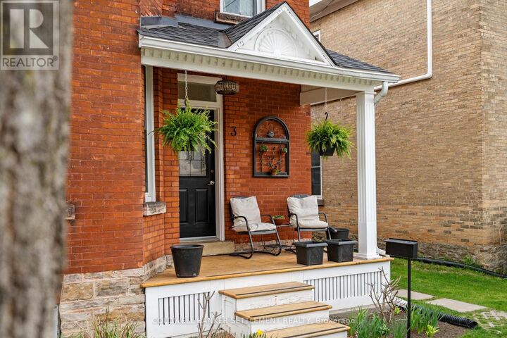 Property Photo:  3 D'Arcy Street  ON K7H 2T7 