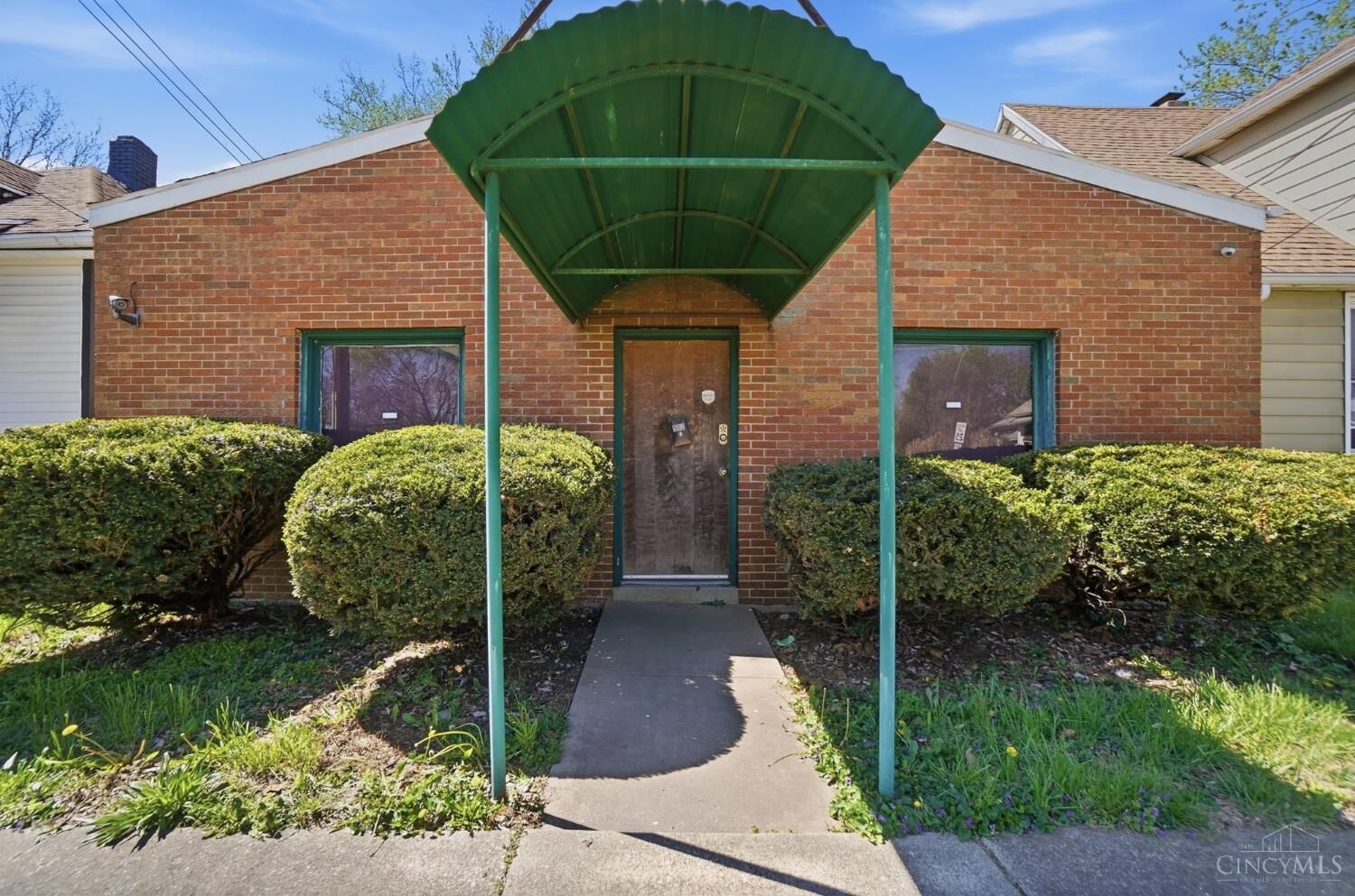 Property Photo:  902 Crawford Street  OH 45044 