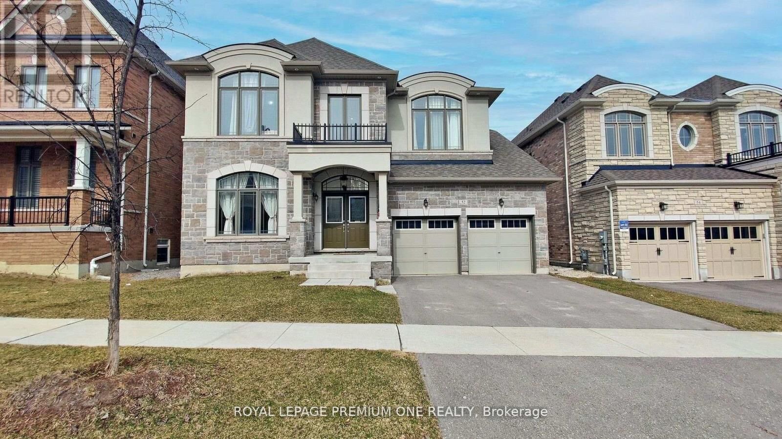 Property Photo:  52 Daisy Meadow Crescent  ON L7C 4G3 