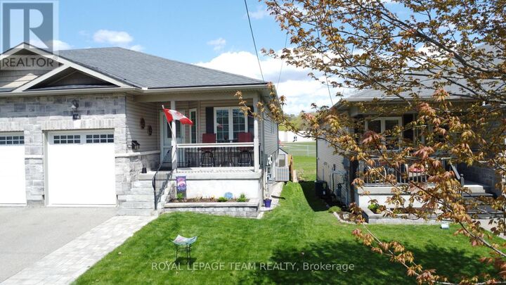Property Photo:  11A Centre Street North  ON K6V 5S6 