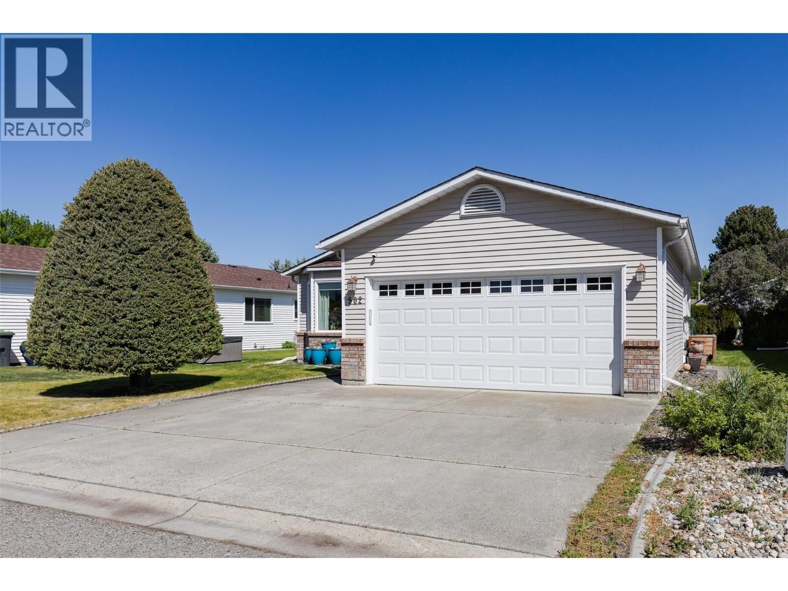 Property Photo:  1255 Raymer Avenue 502  BC V1W 3S3 