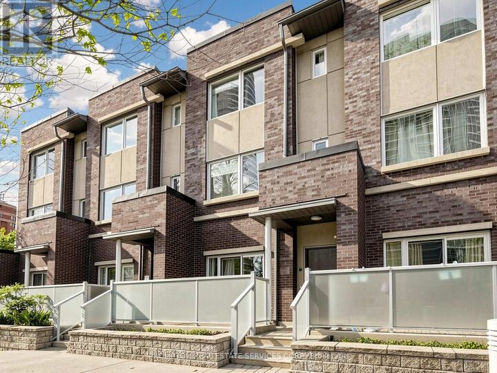 Property Photo:  330 Village Green Square 3  ON M1S 0L1 