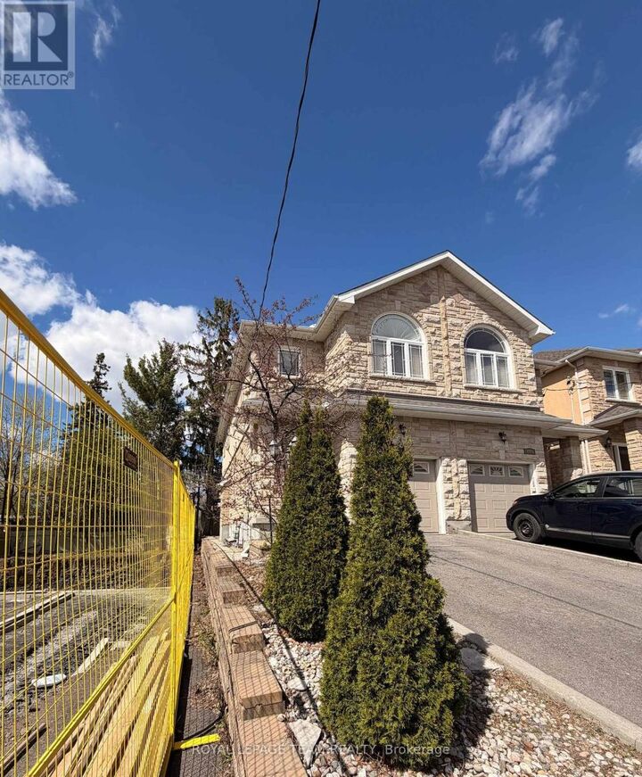 Property Photo:  1221 Anoka Street  ON K1V 6C5 