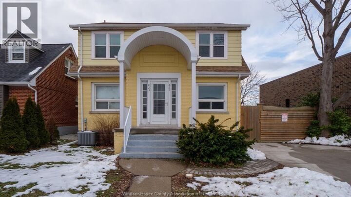 Property Photo:  821-823 Villaire  ON N9S 2J3 