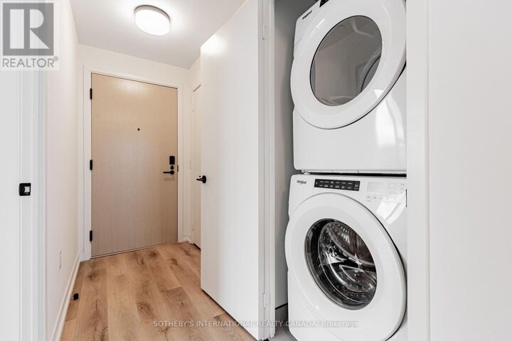 Property Photo:  5 York Garden Way 608  ON M6A 2V1 