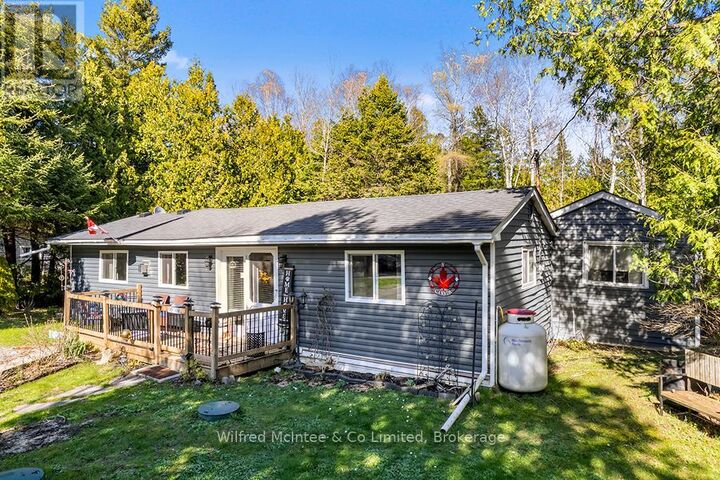 Property Photo:  13 3rd Ave S Avenue South  ON N0H 2L0 
