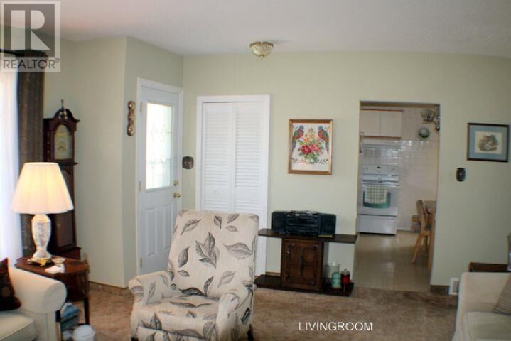 Property Photo:  52 Grandview Ave E  ON P6B 3V8 