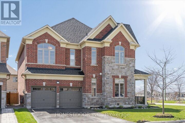 Property Photo:  5 Blenheim Circle  ON L1P 0E3 