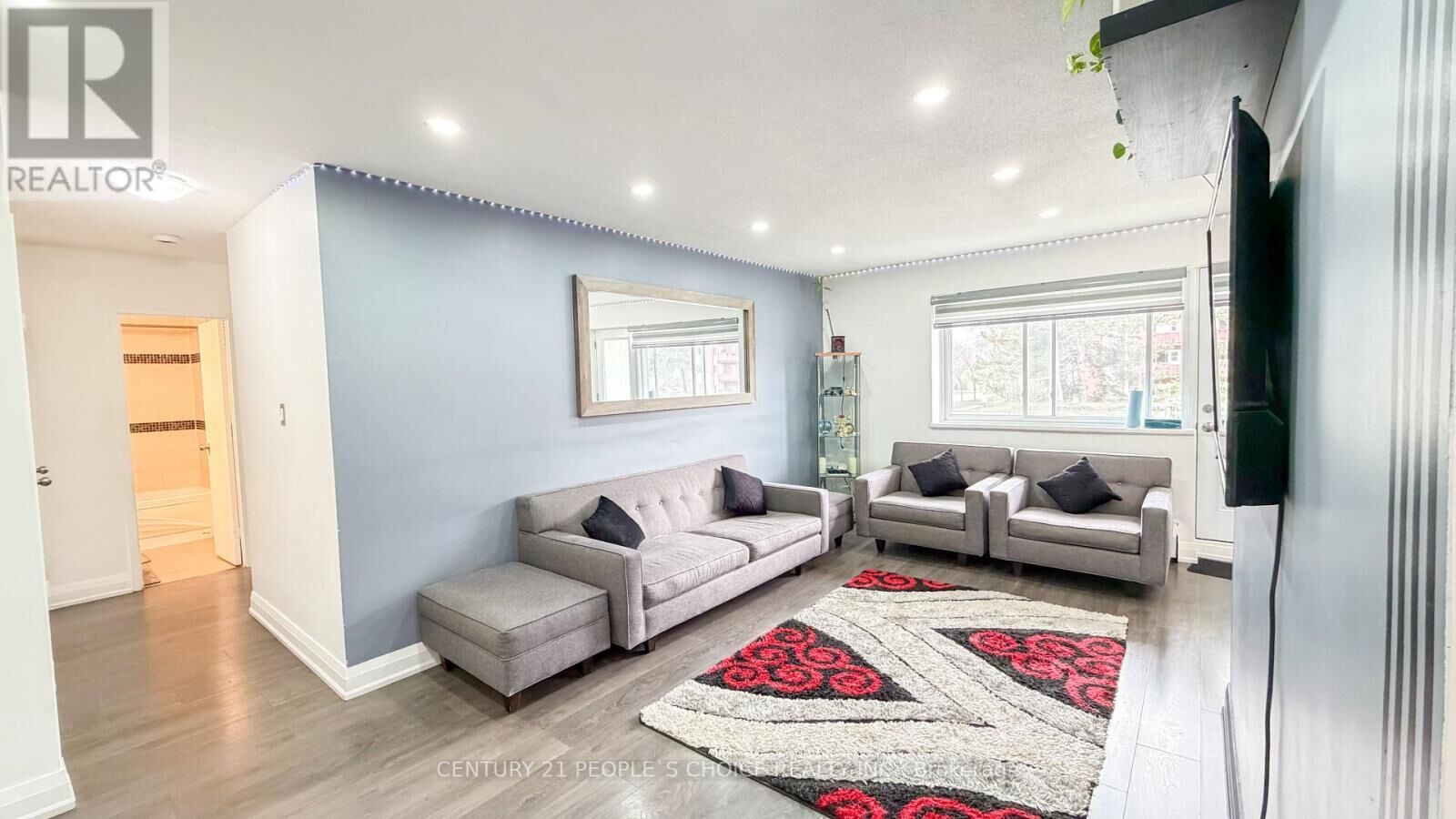 Property Photo:  2485 Woking Crescent 201  ON L5K 1Z6 